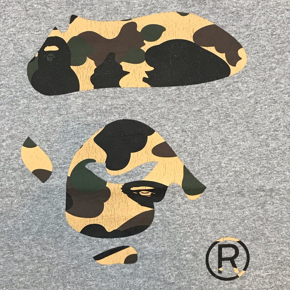 Bape Women’s A Bathing Ape Gray Camouflage Gorilla Graphic T-Shirt Size Small - Picture 2 of 10